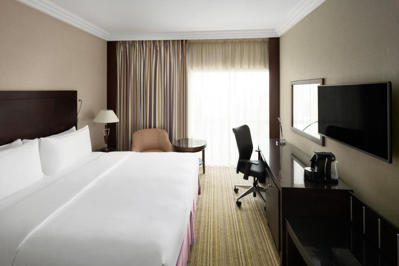Crowne Plaza Jeddah By Ihg Hotell Eksteriør bilde A typical room at the hotel