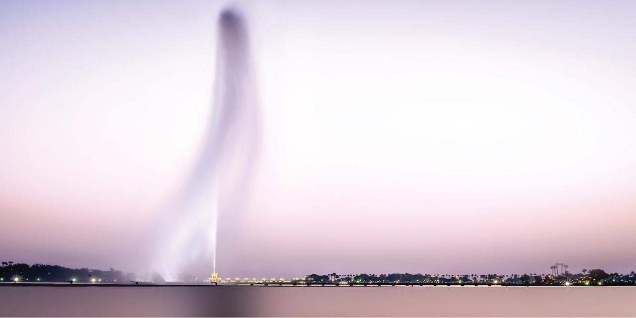 Crowne Plaza Jeddah By Ihg Hotell Eksteriør bilde Dubai Fountain
