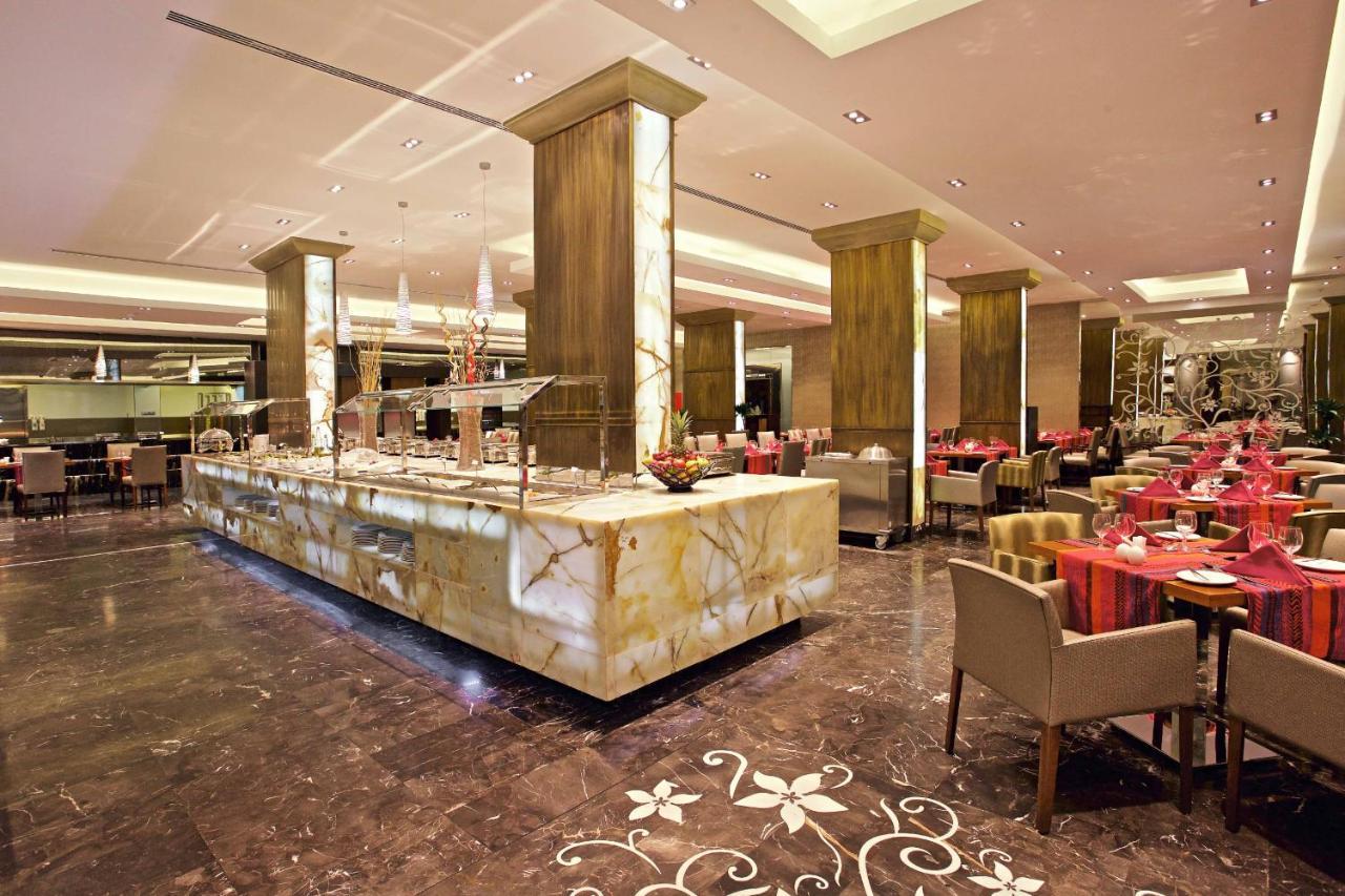 Crowne Plaza Jeddah By Ihg Hotell Eksteriør bilde The restaurant