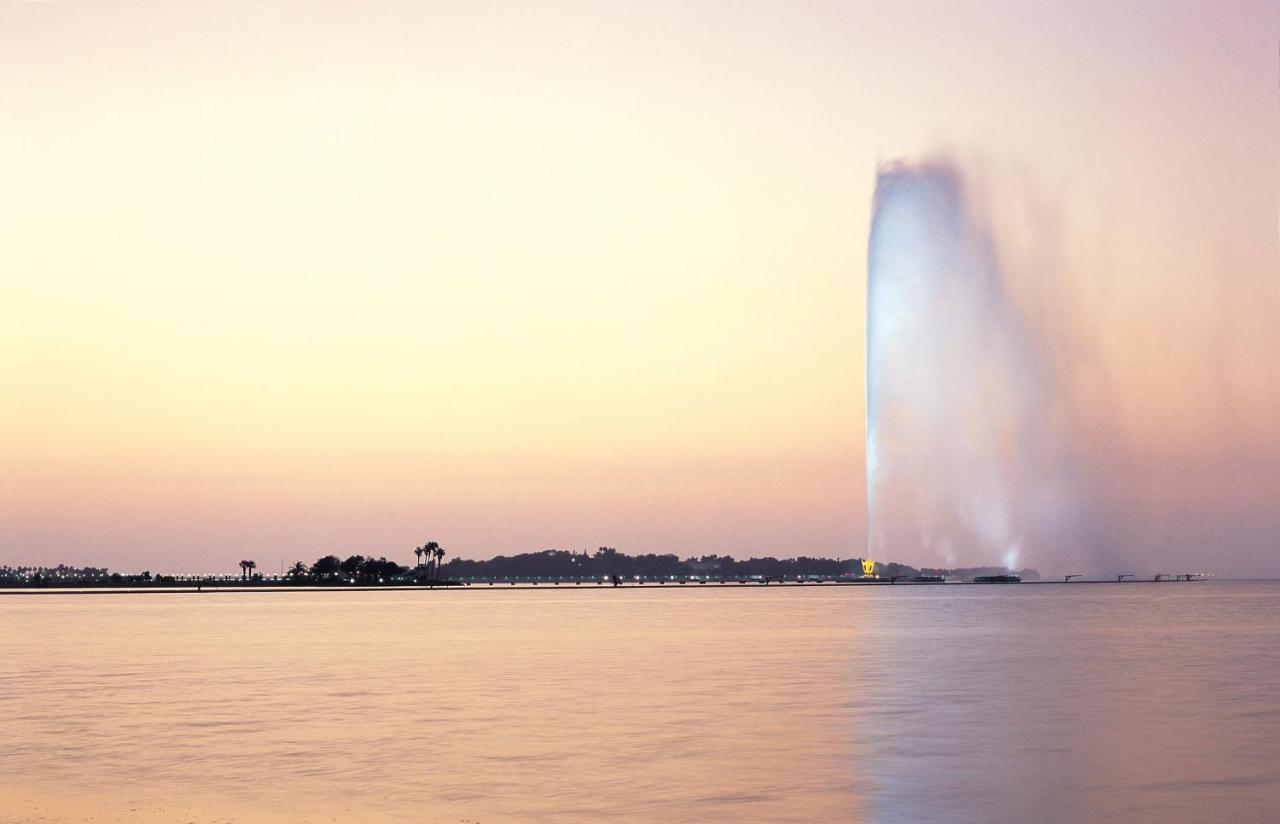 Crowne Plaza Jeddah By Ihg Hotell Eksteriør bilde Fountain of the Kingdom