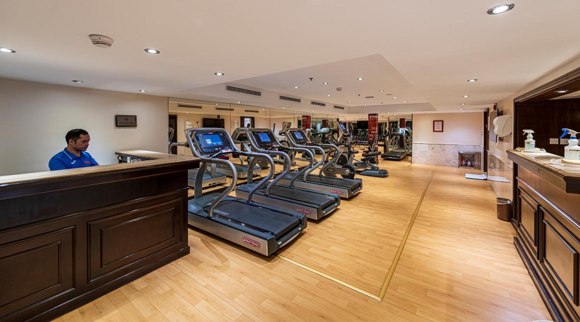 Crowne Plaza Jeddah By Ihg Hotell Eksteriør bilde The gym at the Taj Bengal