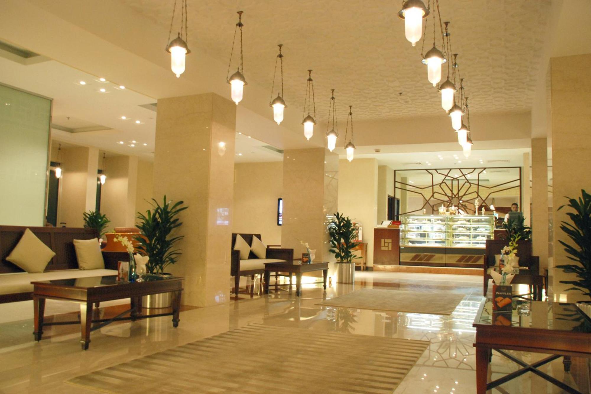 Crowne Plaza Jeddah By Ihg Hotell Eksteriør bilde Lobby